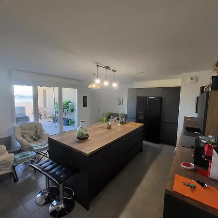 Bright Cozy Space Fully Equipped 4 To 6 Guests Apartment