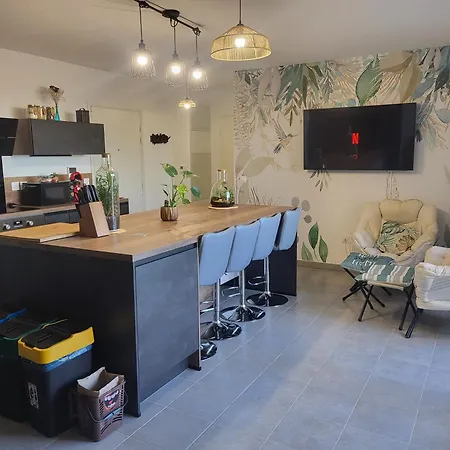 Bright Cozy Space Fully Equipped 4 To 6 Guests Apartment
